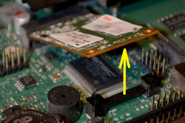 Ansicht SSD gelöst, in Abziehposition