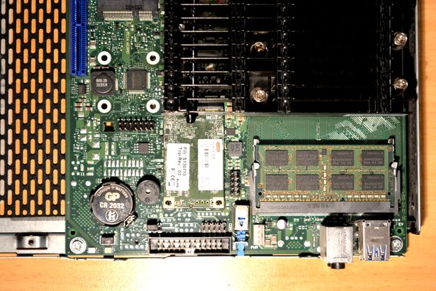 Ansicht Futro S920 geöffnet, innen mit Hauptplatine