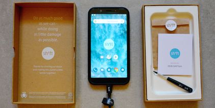 Ansicht Shiftphone mit Verpackung