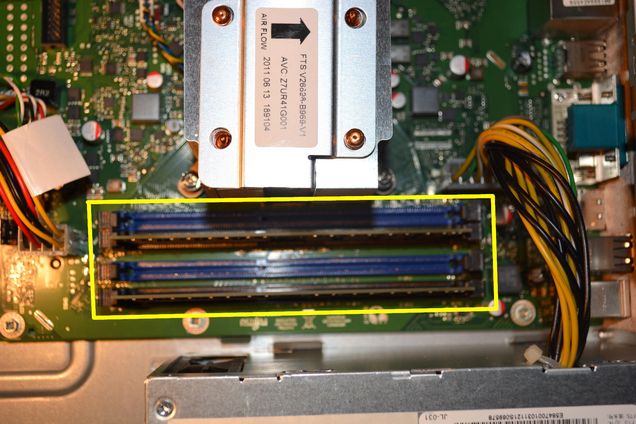 Ansicht 4 RAM-Bänke auf Mainboard Hauptplatine