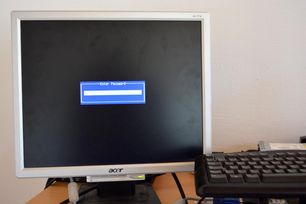 Oje :-( ... Kein Masterpasswort? -> Löschen! Ansicht Bildschirm Aufforderung Eingabe Passwort