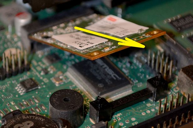 Ansicht Position mSATA-SSD zum Aus- und Einstecken