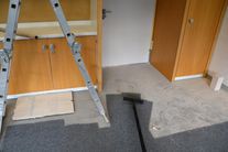 Das Staub entfernen wird wohl noch einige Tage dauern... Boden Staub vorher nachher